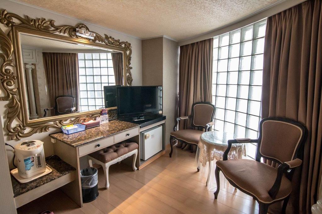 แคทเธอรีน พลาซ่า โฮเต็ล Hotel เกาสง ภายนอก รูปภาพ